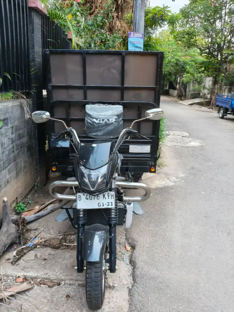 Viar 3 roda cc 200 tahun 2026 warna hitam full box belakang