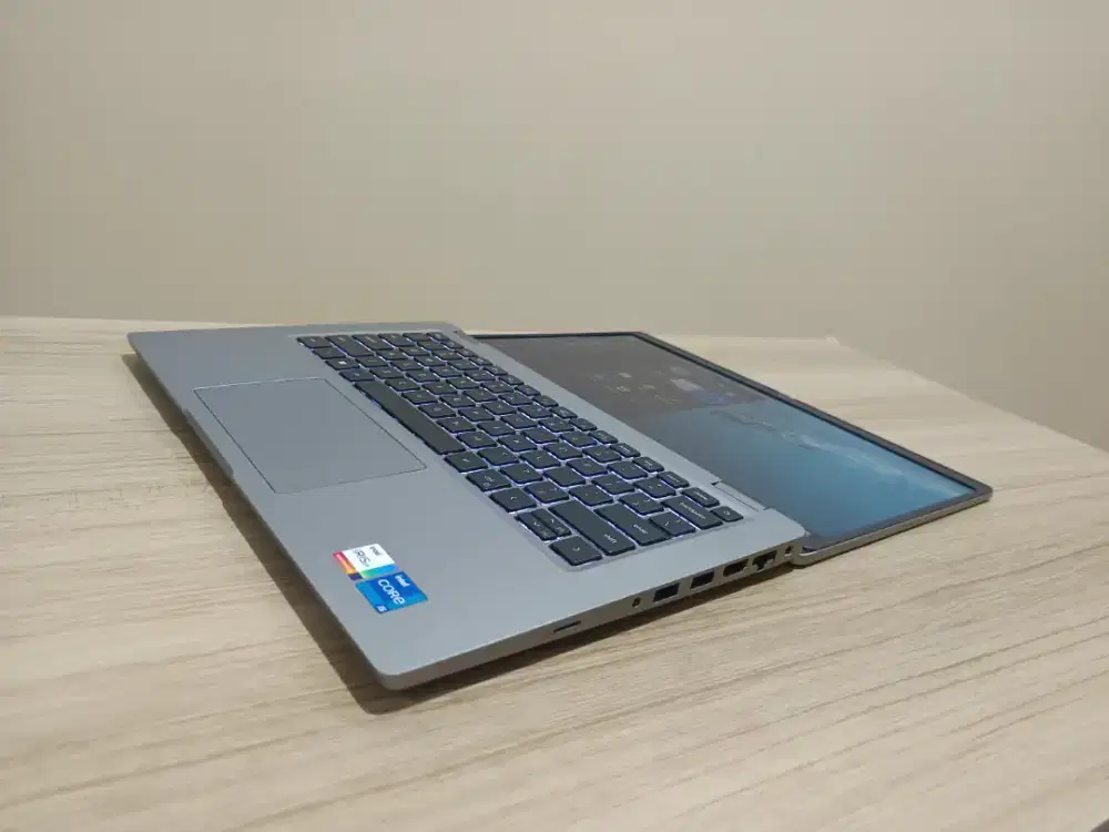 Dell latitude 5420 i5-1135G7 ram 16gb,ssd 256gb,keyboard nyala