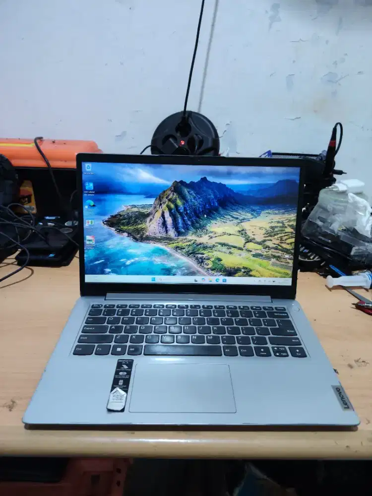 Laptop Ideapad 1 14AMN7 , Ryzen3 7320U, Ssd 512 Gb , Ram 8GB Ddr5