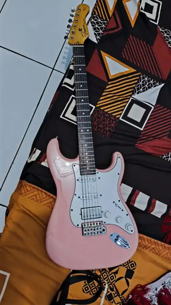 Gitar fena ST STD