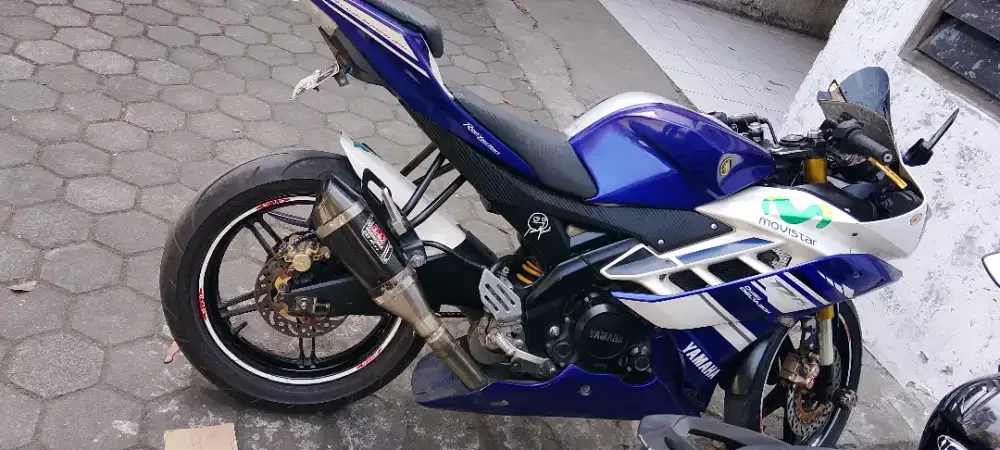 Yamaha R15 V2 2014