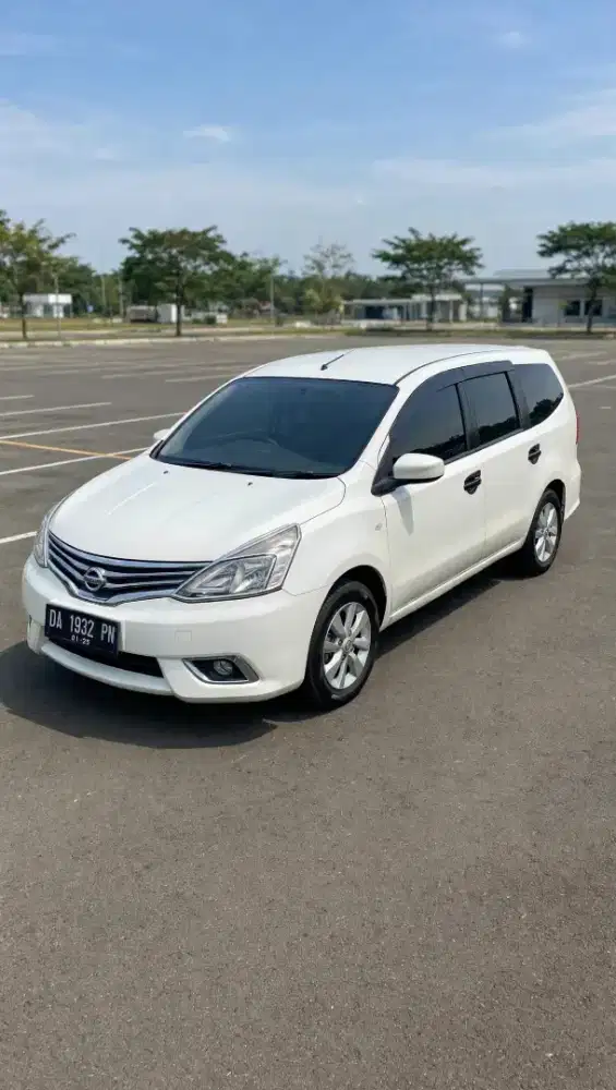 Dijual mobil pribadi Grand Livina 2013