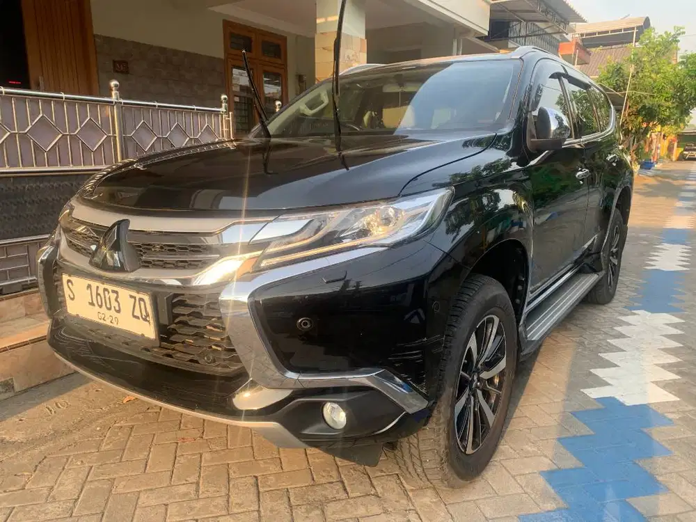Mitsubishi Pajero Sport Dakar Ultimate 2022 Solar AT Hitam Istimewa