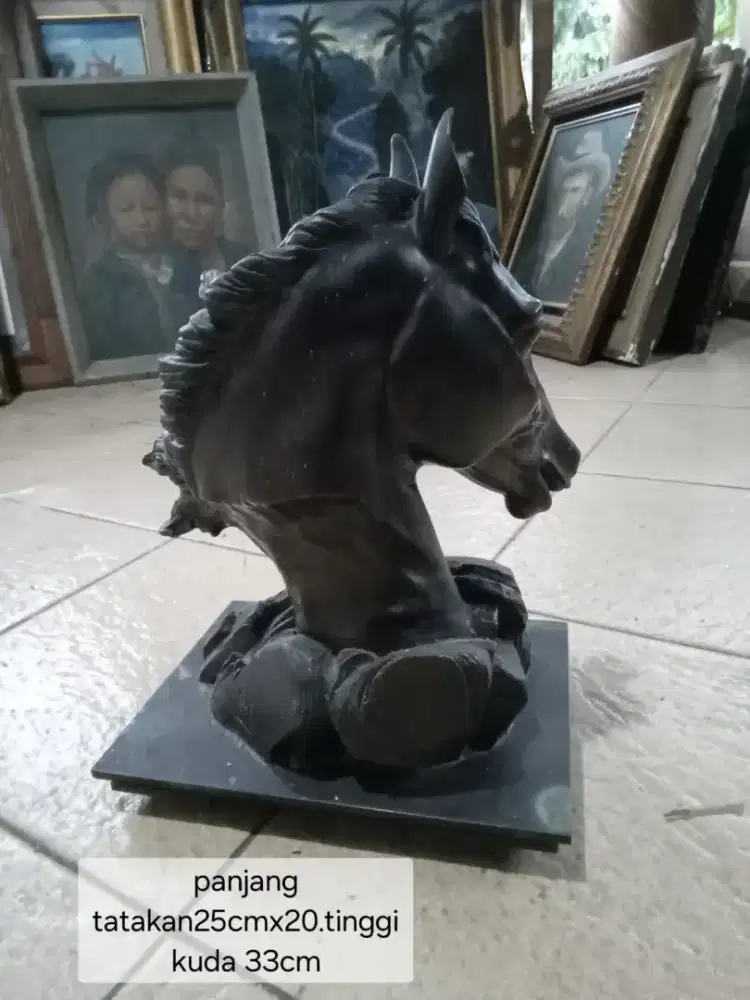 Patung kepala kuda