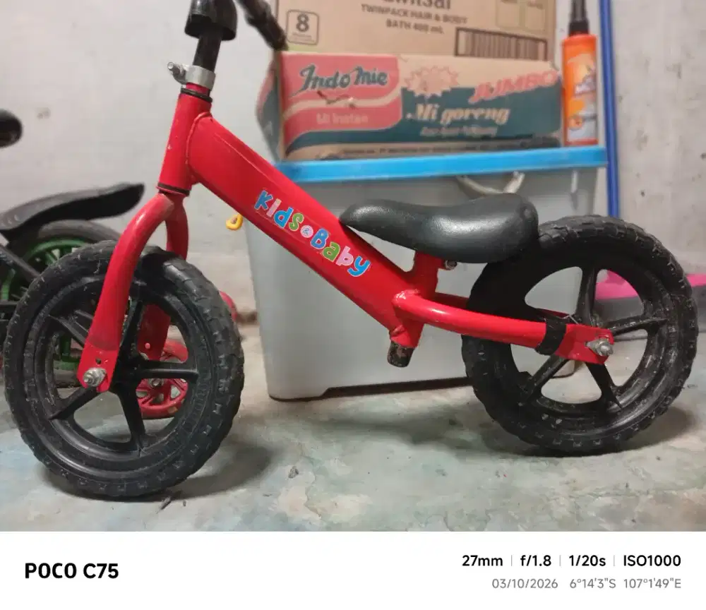 Sepeda Anak merah
