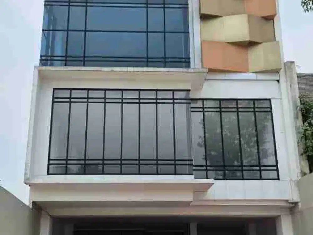 JUAL GEDUNG KANTOR 5 LANTAI DI OTISTA JAKARTA TIMUR