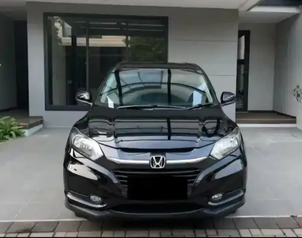 HRV E 2016 Hitam