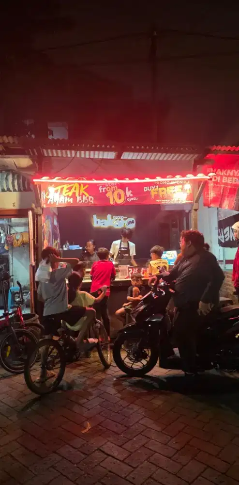 Karyawan/ti untuk jaga booth steak kekinian