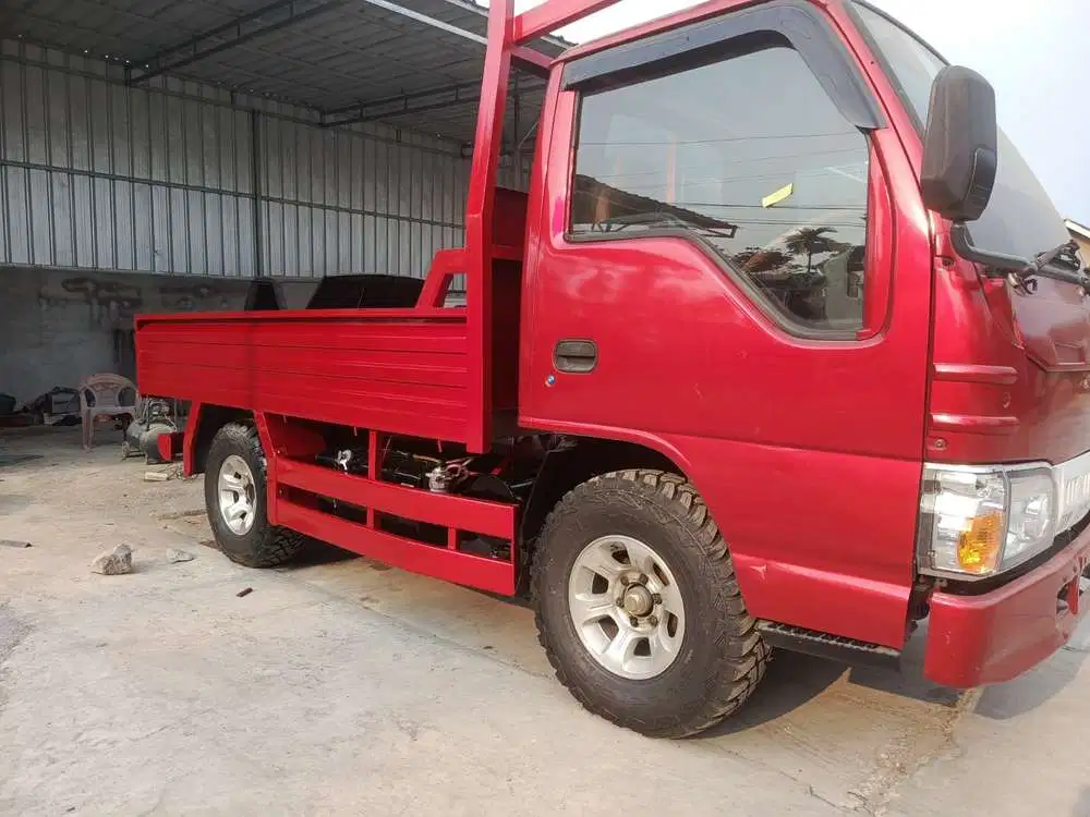 Cat Baru Ban Baru ! Isuzu Elf NHR 55 2.8 Engkel 4 Ban Warna Merah 2009
