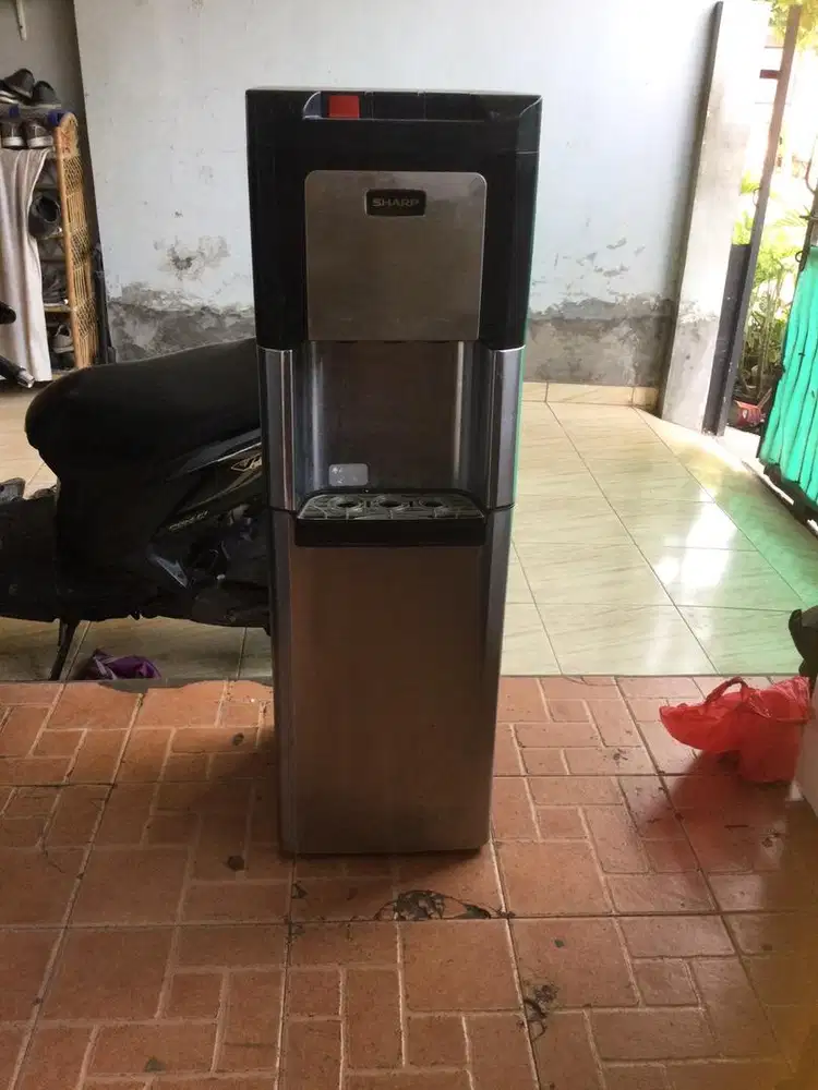 Dispenser SHARP galon bawah