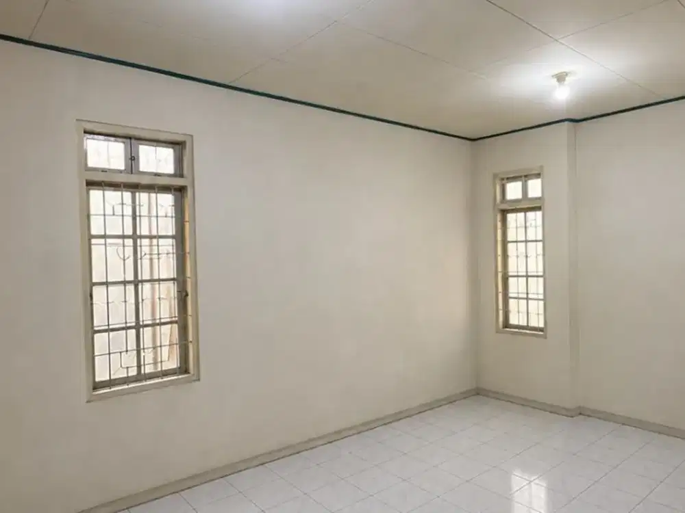 TERMURAH DIJUAL RUMAH ATAU TEMPAT USAHA SIAP PAKAI LOKASI DI KAWASAN CIBADUYUT BANDUNG