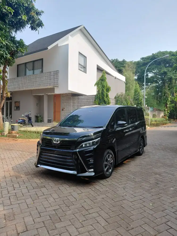 Toyota Voxy 2017 istimewa