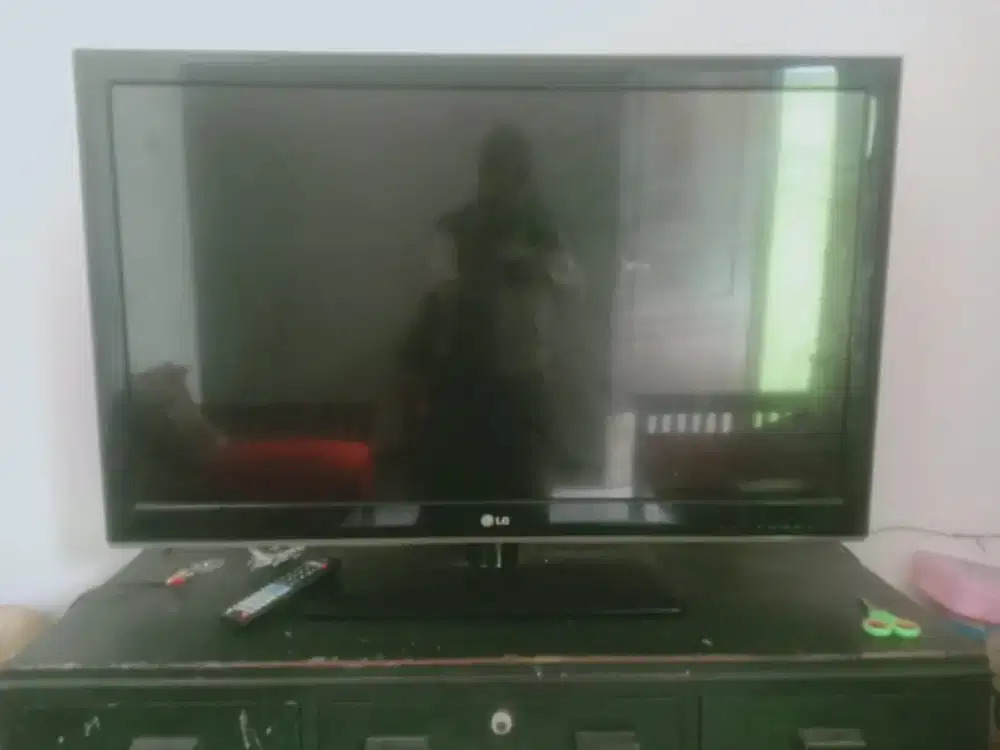 Dijual TV LG USB 42 MASIH JERNIH MULUS