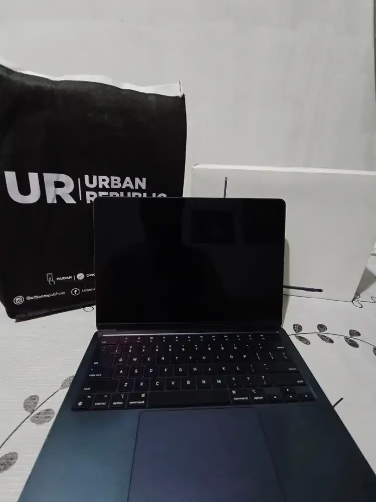 Macbook Air M3 8/256 Midnight