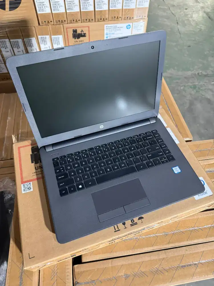 Laptop hp 240 G6
