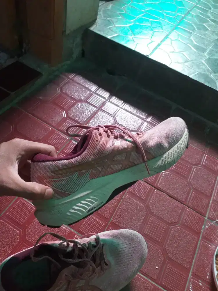 Asic sepatu wanita ukuran 40
