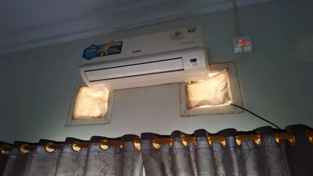 AC AKARI 1/2 PK kondisi fungsi normal