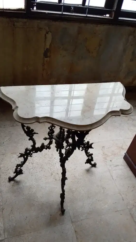Meja konsol dinding dg top marmer asli & kaki besi cor antik
