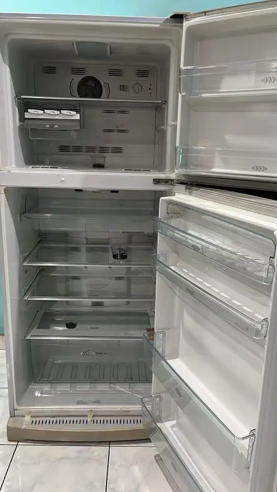 Kulkas electrolux