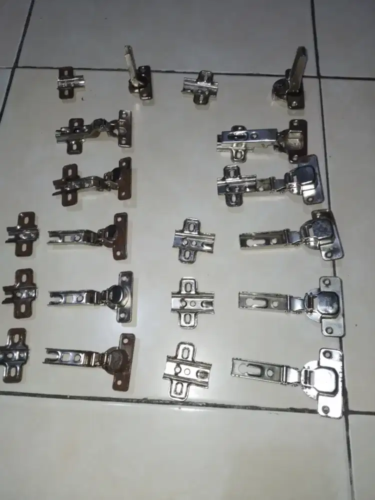 engsel sendok pintu lemari stainless steel, total ada 12pasang, nego