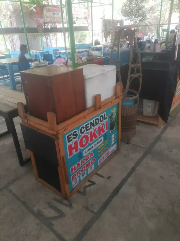 Dibutuhkan karyawati stand cendol
