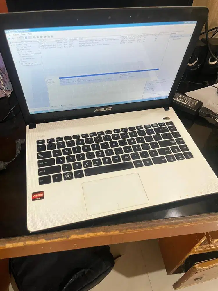 Laptop Asus X401U