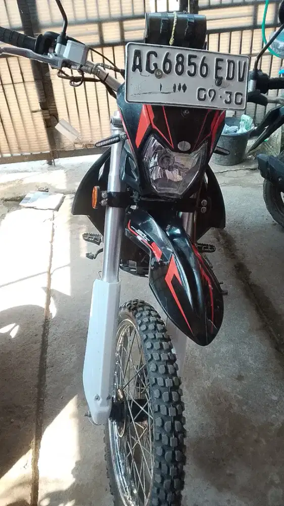 Di jual motor viar trail cross x