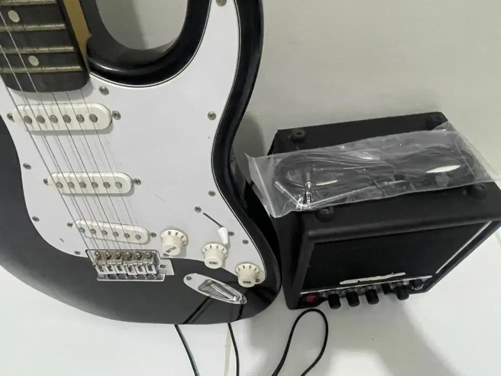 gitar elektrik bekas punyaku