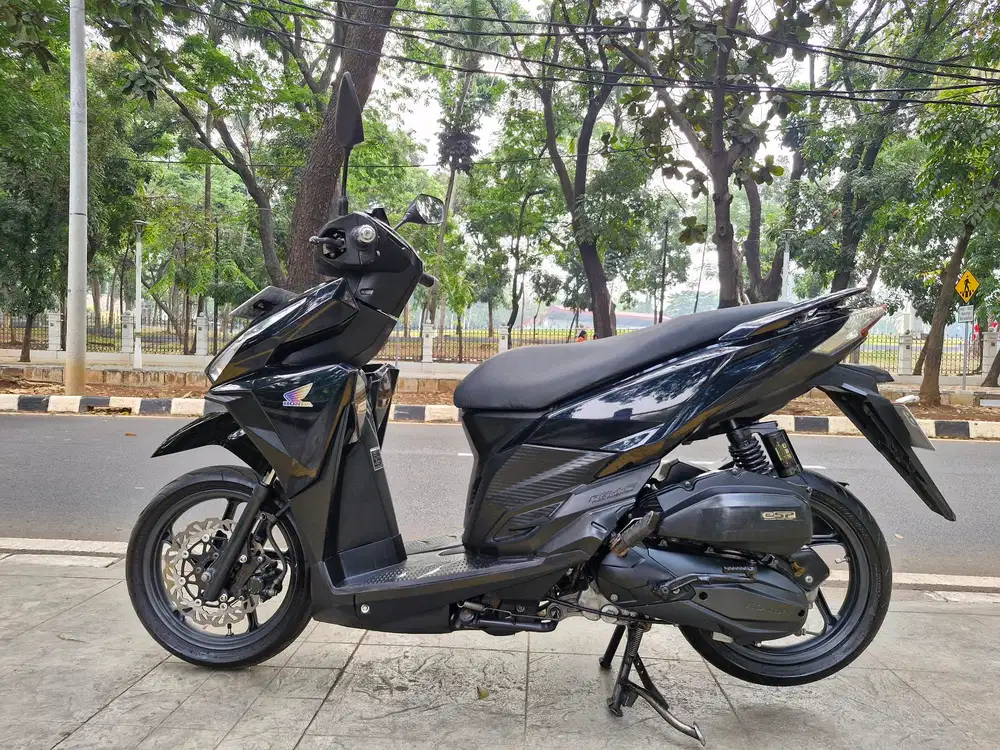 DIJUAL CASH HONDA VARIO 125 CBS THN 2016 PJK IDUP SIAP PAKAI