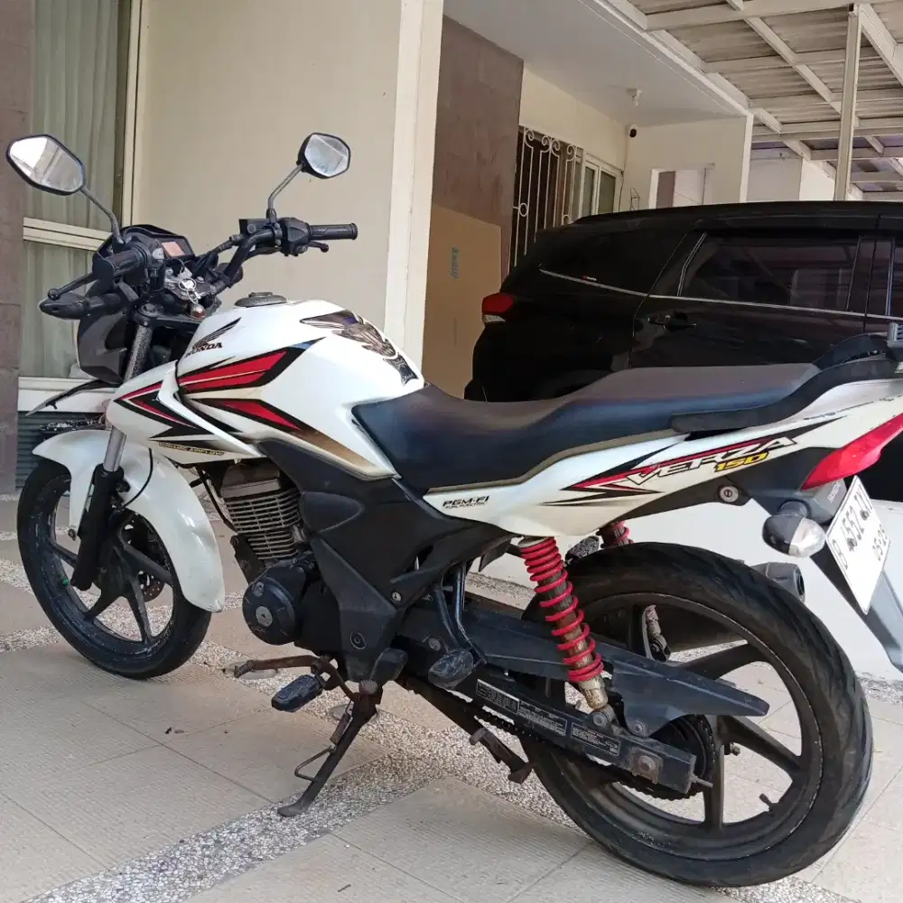 DIJUAL CEPAT Motor Honda Verza 150cc Putih Tahun 2014 Second Mulus