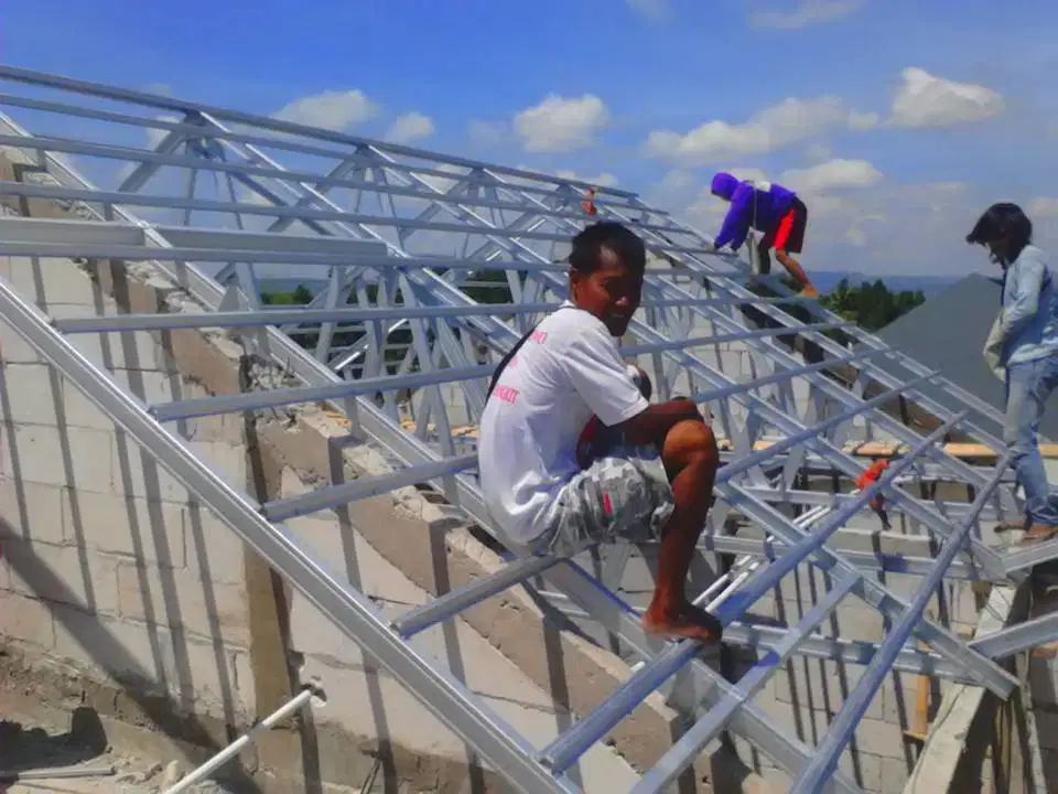 Pasang Baja Ringan TASO Utk Renovasi Atap Lapuk dan Ambruk