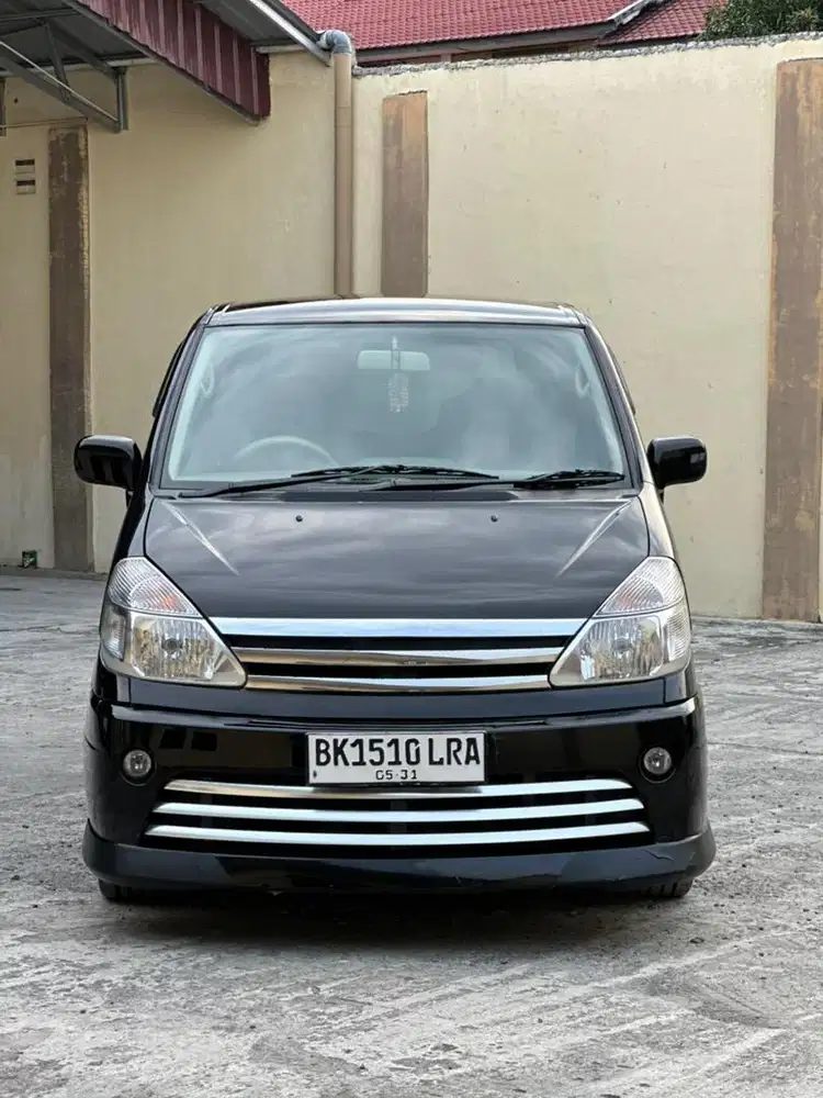 Nissan Serena 2.0 autech CT at matic 2010