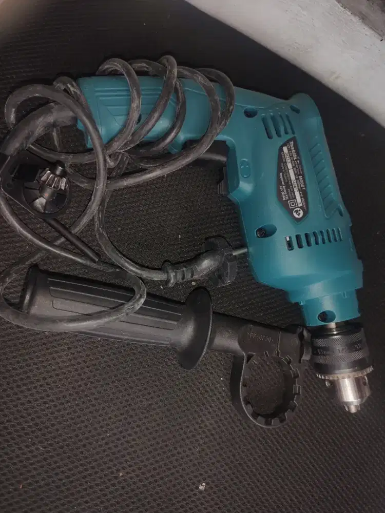 Bor makita M0801B