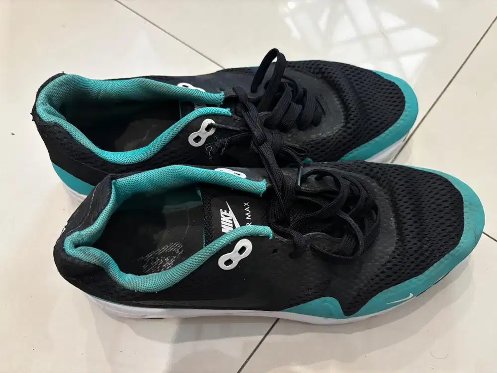 Sepatu mantan Nike Air Max 1 Ultra Essential