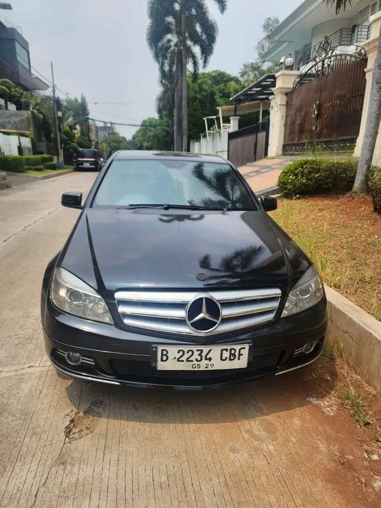 Mercedes-Benz C200 2011 Bensin