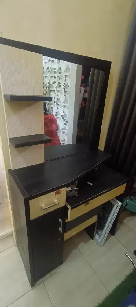 JUAL MURAH MEJA RIAS 650rb NEGO