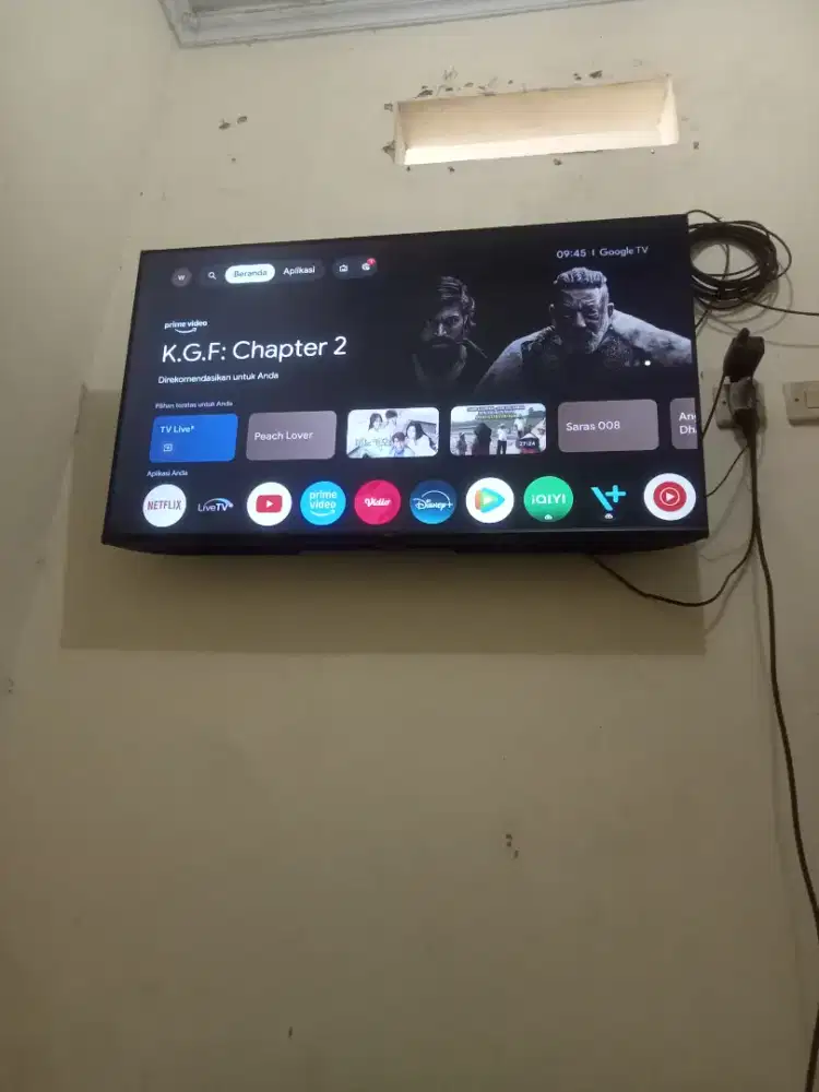 Di jual google tv Aqua mulus 43..lengkap dengan dus nya