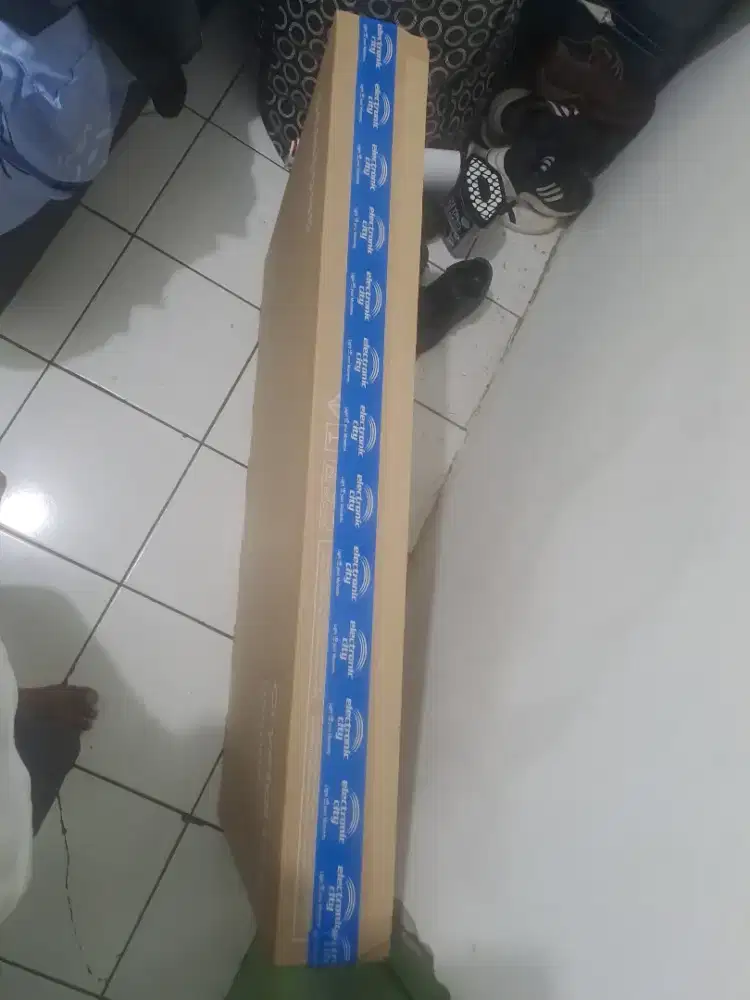 Dijual Cepat TV SAMSUNG CRYSTAL UHD 43