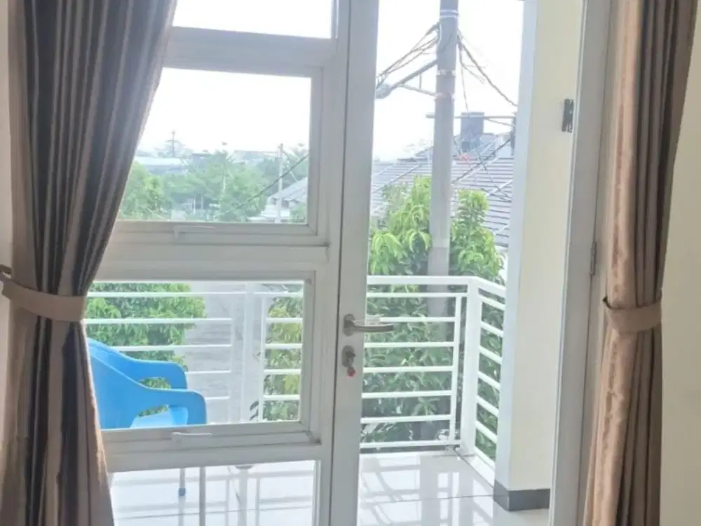Disewakan Rumah Terawat Siap Huni di Taman Kopo Indah 5