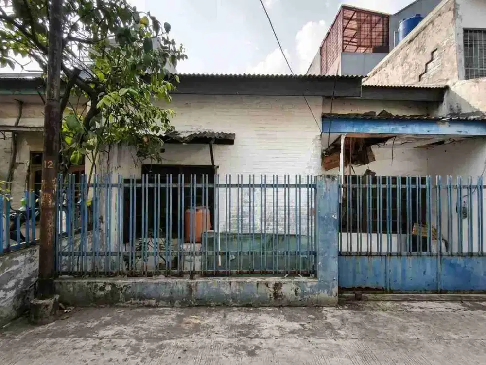 Rumah Tua di Taman Ratu Jakarta Barat, Cocok Untuk Kos atau Hunian, Lokasi Strategis