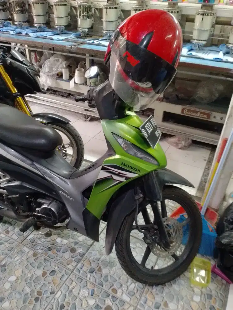 Revo R lagi BU nego santai di tempat