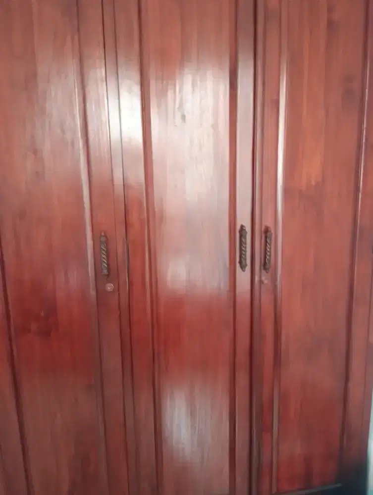 Dijual Lemari Jati 3 pintu