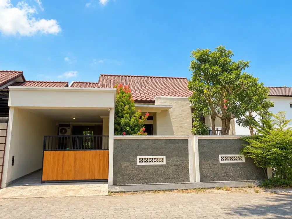 Rumah di kompleks elit dekat kantor Walikota