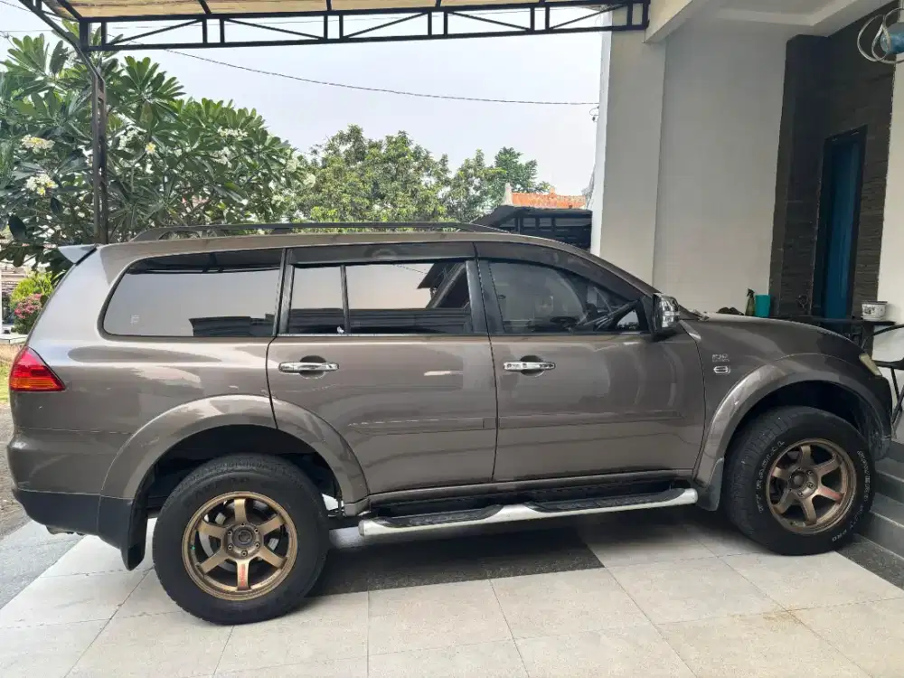 DIJUAL PAJERO PRIBADI
