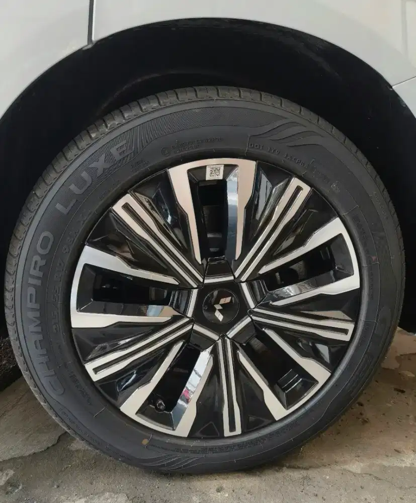 Ban Monbil GT CHAMPIRO LUXE 215/55 R17 INCH