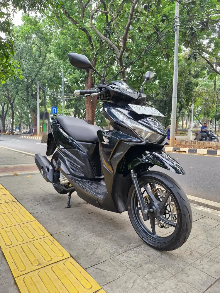 DIJUAL CASH HONDA VARIO 125 LED OLD CBS FI THN 2016 PJK IDUP