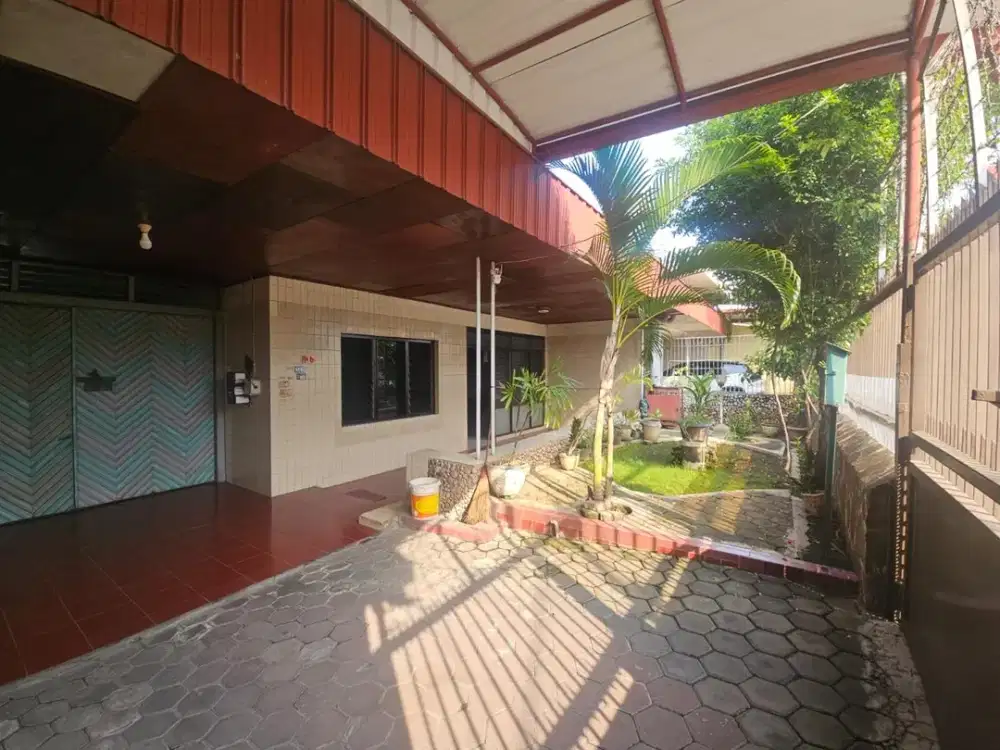 Rumah di Jalan Stadion Timur