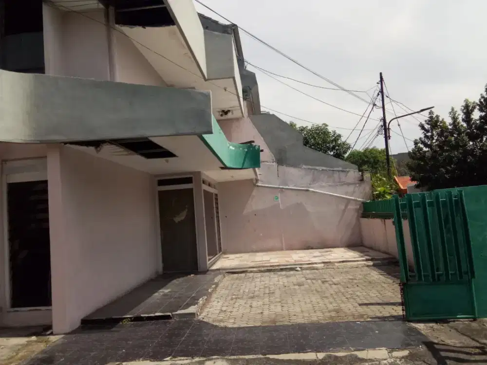 Aud.a076 Murah Rumah Gayungsari Surabaya Siap Huni, Area Nyaman untuk Keluarga