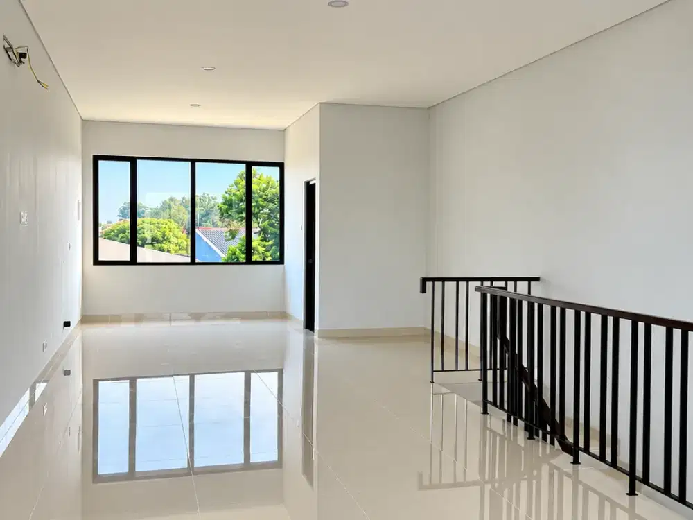 Disewakan Ruko Hampton East Studio Loft, Gading Serpong 5x18