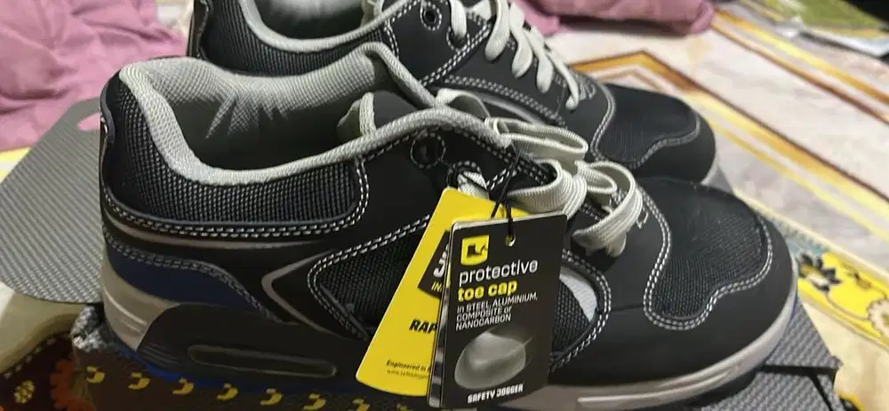 Sepatu safety work